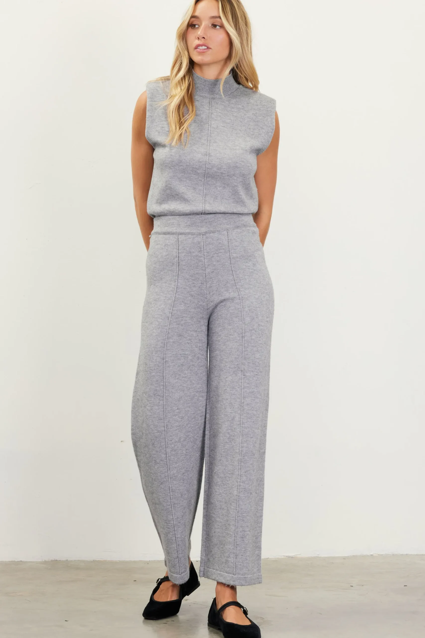 SKIES ARE BLUE Cropped Knit Pants* Pants